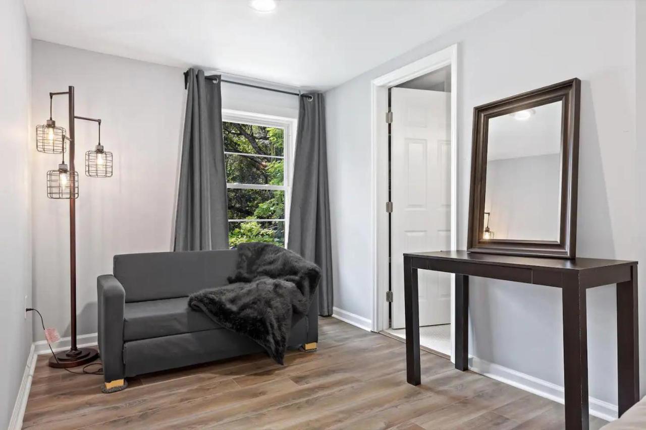 Recently Renovated Chic Durham Farmhouse Kültér fotó