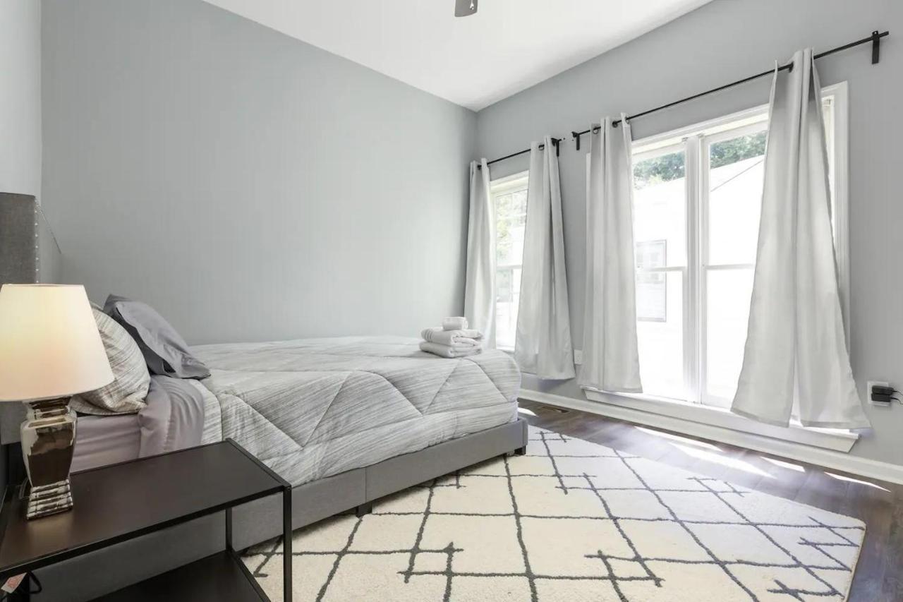Recently Renovated Chic Durham Farmhouse Kültér fotó