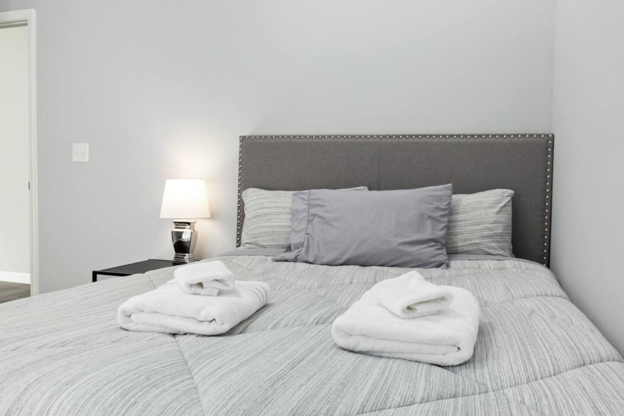 Recently Renovated Chic Durham Farmhouse Kültér fotó
